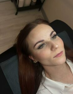 Brow lift - Histoires de dames - Extensions de cils et beauté sourcils en Vendée