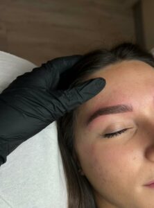 MICROBLADING VENDEE ISTOIRES DE DAMES MAQUILLAGE PERMANENT SOURCIL BLADING LA ROCHE SUR YON